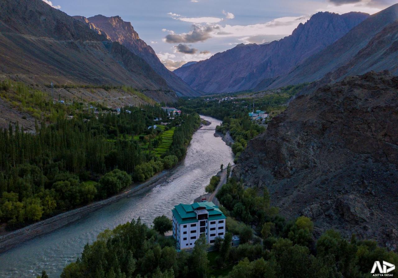 Hotel Chhutuk Heights Kargil Dış mekan fotoğraf