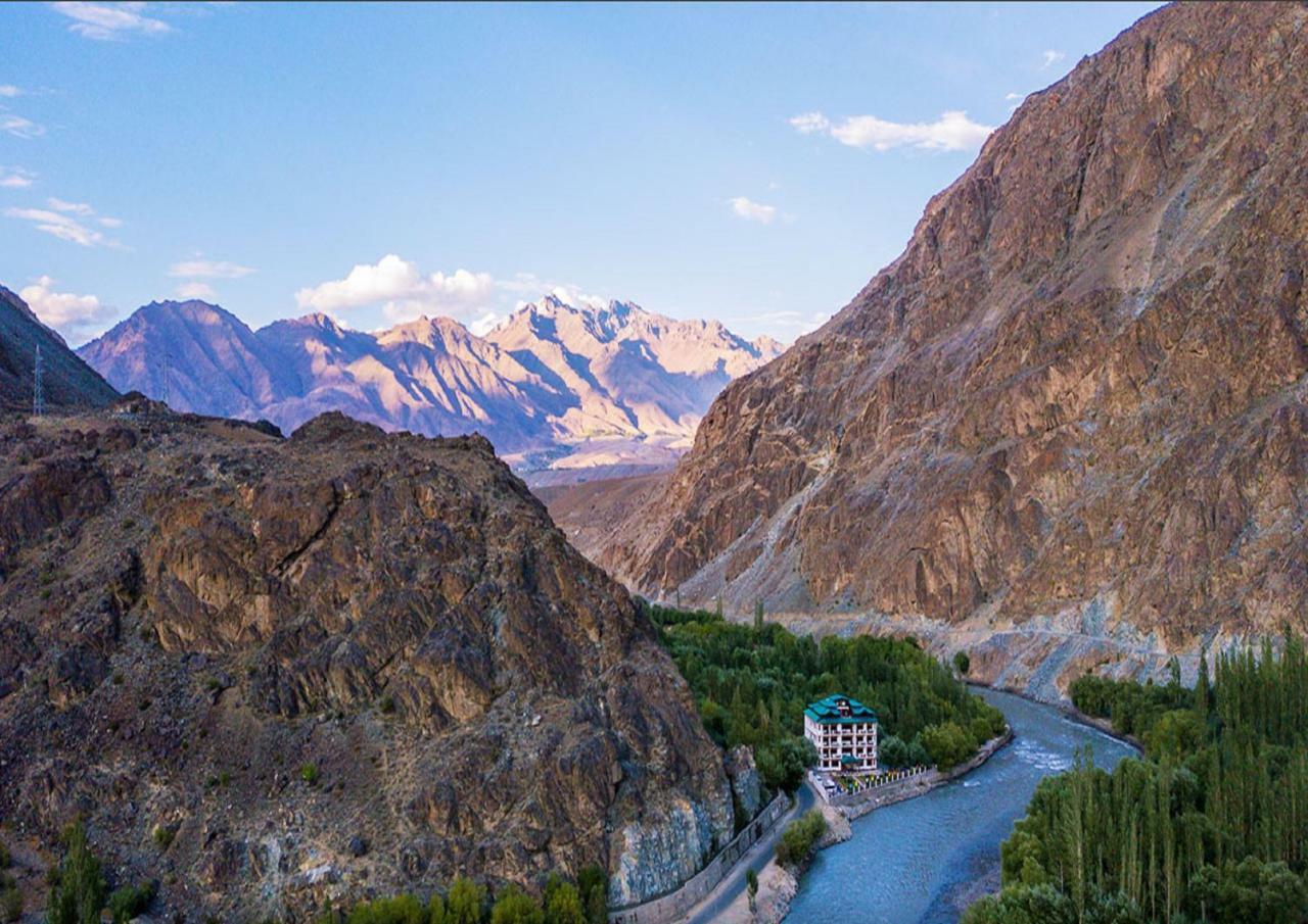 Hotel Chhutuk Heights Kargil Dış mekan fotoğraf